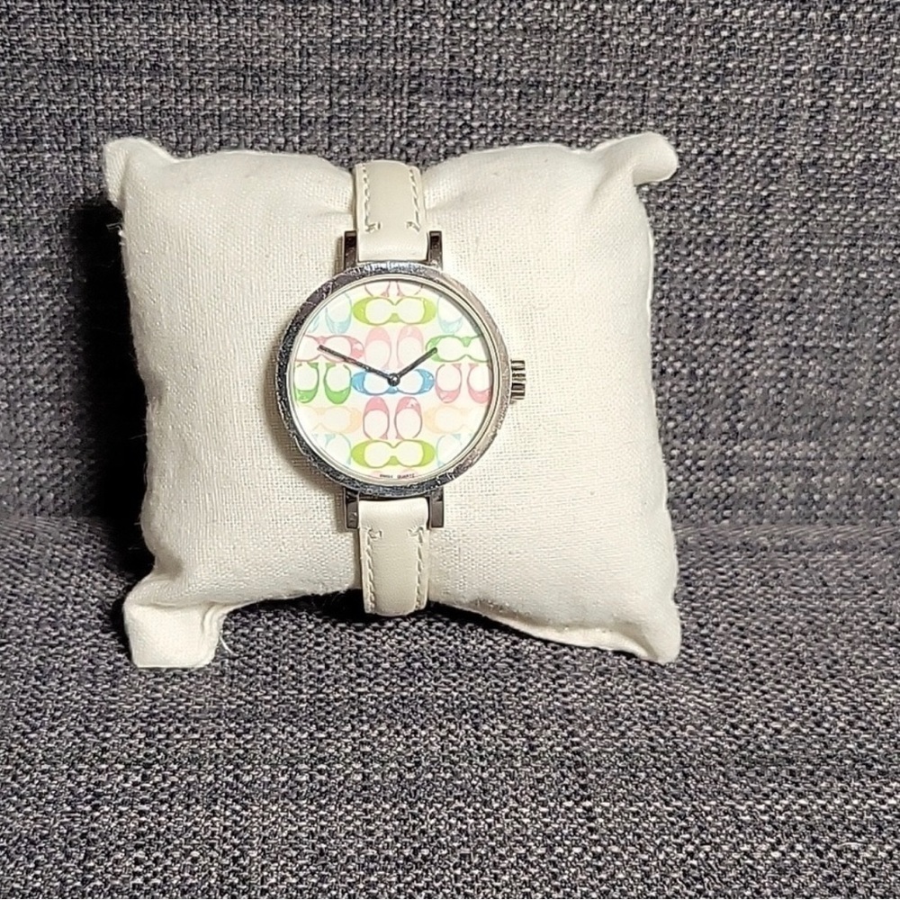 Coach Swiss watch logo pastel white genuine leather strap water resistant‌‌‌‌‌‌ - Picture 2 of 9